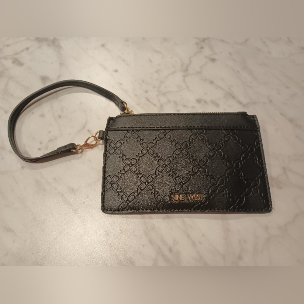 *NWOT* Nine West Wristlet